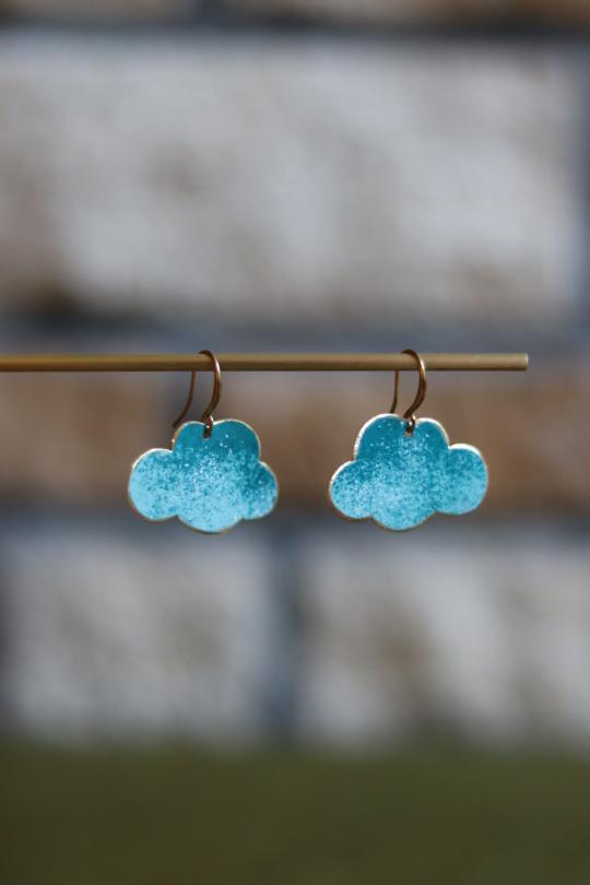 Samedi 6 juin  2026 – Atelier bijoux — découverte de l’émail à froid (poudre de résine efcolor) de 10h à 12h