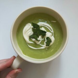 Potage du jour + pain + beurre de ferme